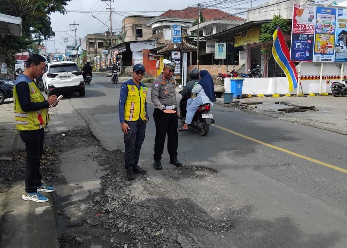 Jalan Berlubang dan Rawan Longsor Dilaporkan ke BPJN 
