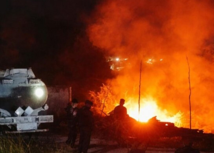 Gudang BBM Ilegal di Pesawaran Terbakar, Satu Mobil Tangki Ikut Hangus