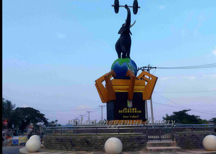 Ini Makna Tugu Iconik Gajah Mengangkat Barbel di Kabupaten Pringsewu Lampung 