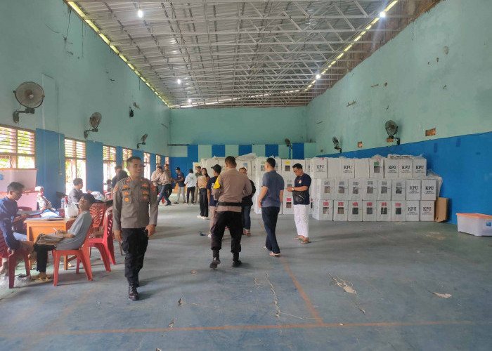 Kotak dan Surat Suara Pemilu Seluruh TPS di Kota Agung Dikumpulkan di Gedung PGRI