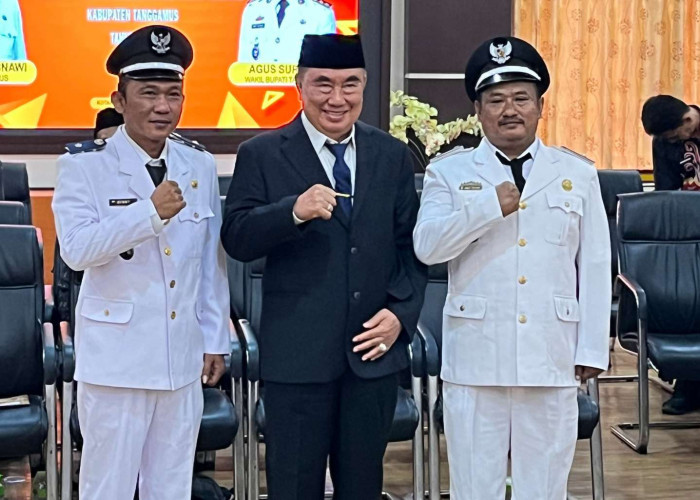 Lantik Dua Pj Kepala Pekon, Bupati Tanggamus Tegaskan Pelayanan Harus Adil Tanpa Pandang Bulu