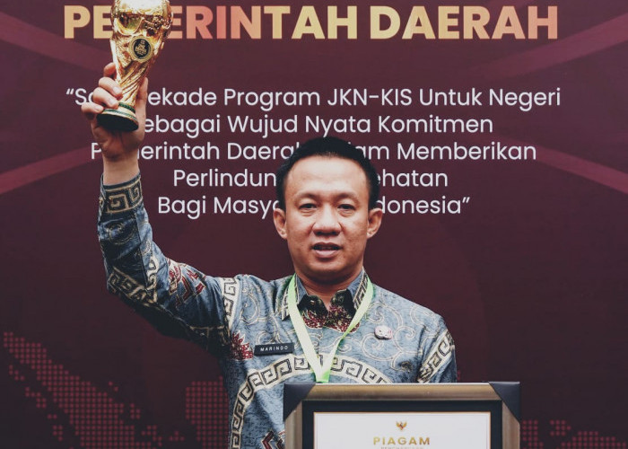 Pemkab Pringsewu Terima Penghargaan Universal Health Coverage 2024