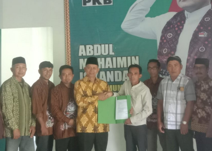 PKB Tanggamus Banjir Peminat, Giliran Ketua PSHT Tanggamus Drs. Sademun Daftar di PKB