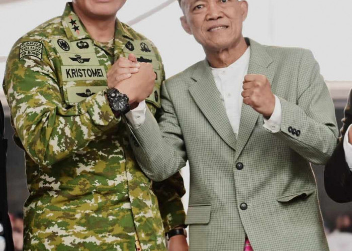 Pangdam XXI/Radin Inten Resmi Sandang Gelar Adat Lampung, Angkon Muakhi Tegaskan Persatuan dalam Keberagaman