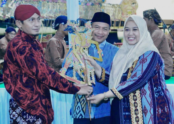 Wabup Pringsewu Harapkan Tradisi Bersih Desa Wonodadi Perkuat Persatuan Warga