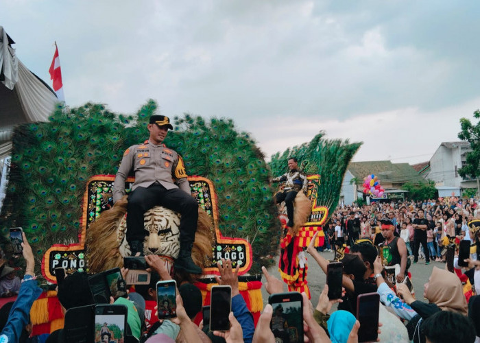 Parade Karnaval Budaya Pringsewu Cultural Festival Buat Ribuan Penonton Terpukau