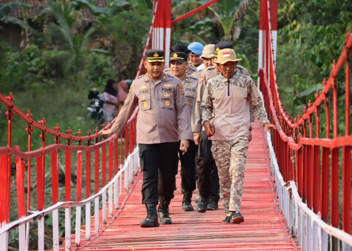Tak Sampai Dua Hari, Jembatan Gantung Bumi Arum Kembali Aman Dilintasi
