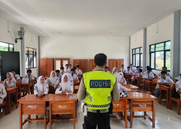 Cegah Kecelakaan di Kalangan Remaja, Polres Pringsewu Edukasi Siswa SMK