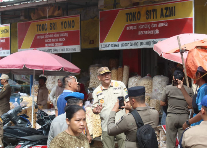 Kasatpol PP Tanggamus: Jaga Kenyamanan, Jangan Berjualan di Bahu Jalan!