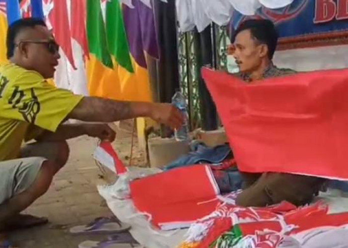 Dalam Satu Hari Omzet Penjualan Bendera Tembus Hingga Rp1 Juta