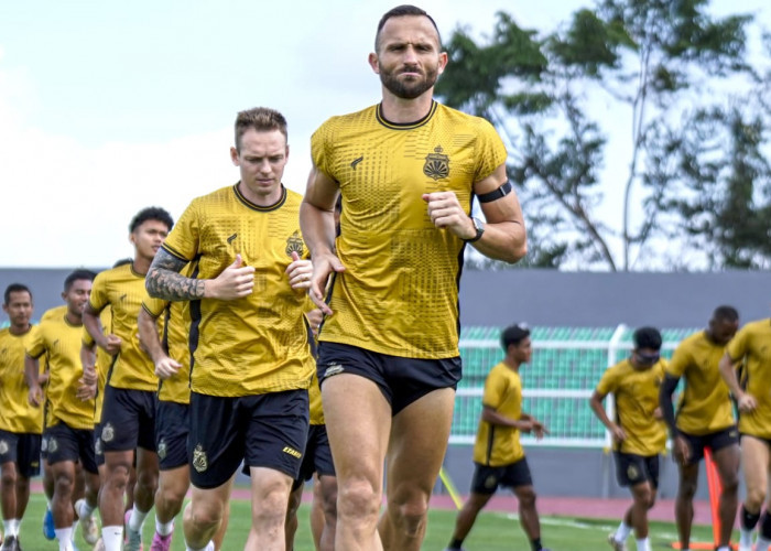 Bhayangkara Presisi Lampung FC vs Persis Solo, Coach Paul: Hindari Kesalahan di Area Penalti! 