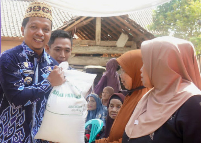 694 Warga Pamenang Terima Bantuan Beras, Total Capai 20,8 Ton