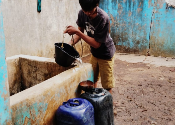 Musim Kemarau,Warga Pringsewu Mulai Kesulitan Dapat Air Bersih