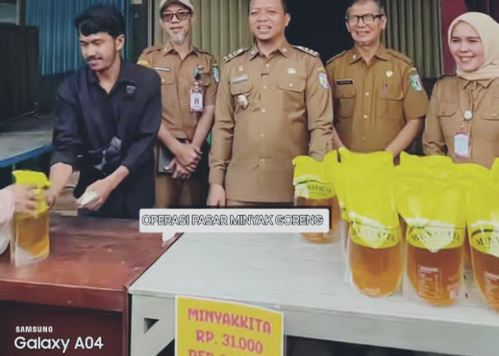 Bupati Pringsewu Tinjau Operasi Pasar Minyak Goreng