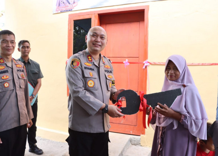 Kapolres Tanggamus Resmikan Renovasi Rumah Surtini