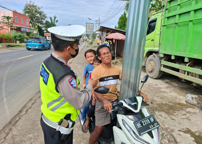Tingkatkan Kesadaran Berlalu Lintas, Polres Pringsewu Gencarkan Patroli dan Edukasi