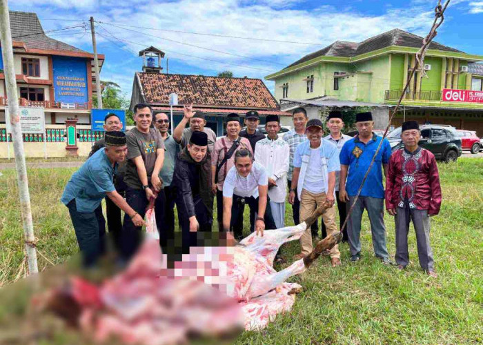 Iduladha Satukan Wartawan dan LSM di Lamtim, Semangat Berbagi di Tengah Kebersamaan