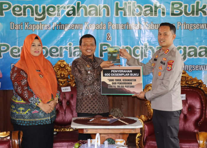 Kapolres Pringsewu Terima Penghargaan dari Bupati