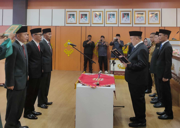 Bupati Tanggamus Lantik Inspektur, Kadiskes-Kadisdamkarmat