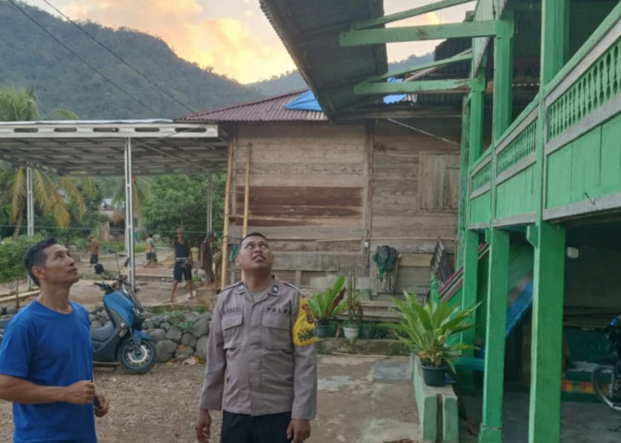 Puting Beliung Terjang Pekon Way Kerap, Tiga Rumah Warga Rusak 
