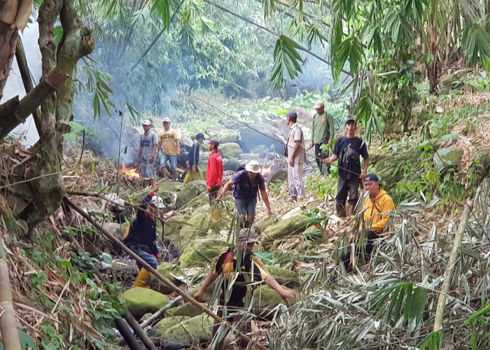 Desa Kesugihan Konsisten pada Gerakan Bersih Sungai