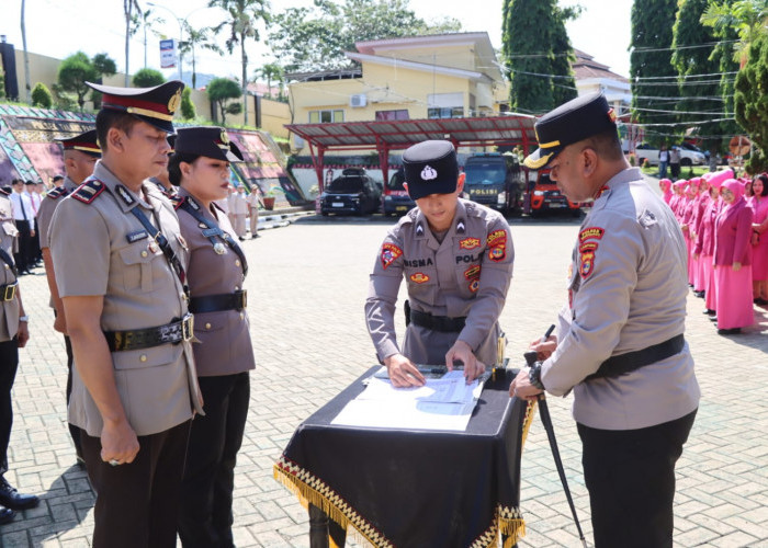 Kapolres Tanggamus Pimpin Sertijab Sejumlah Pejabat Utama dan Kapolsek Jajaran