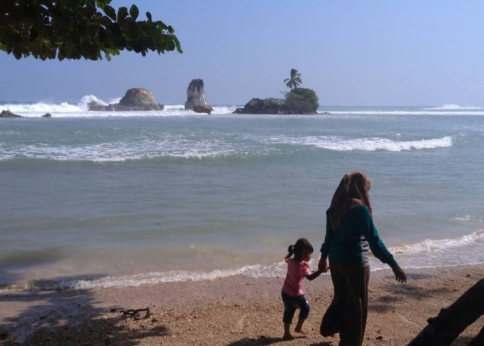 Pantai Karang Putih Cukuh Balak, Salah Satu Pantai Indah Yang Ada di Tanggamus