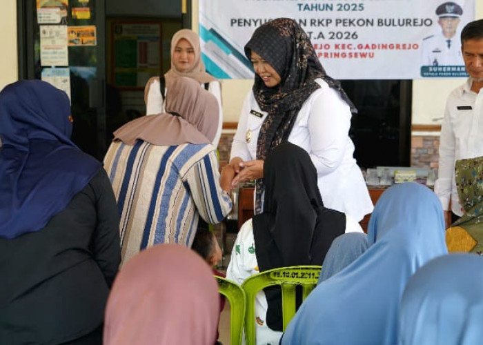 Bupati-Wabup Pringsewu Meninjau Pembagian Paket MBG untuk ibu hamil dan anak sekolah