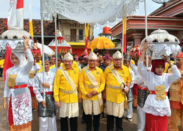 Golkar Lampung Canangkan Gerakan Lampung Menanam di Tanggamus, Ribuan Bibit Buah Dibagikan ke Kader