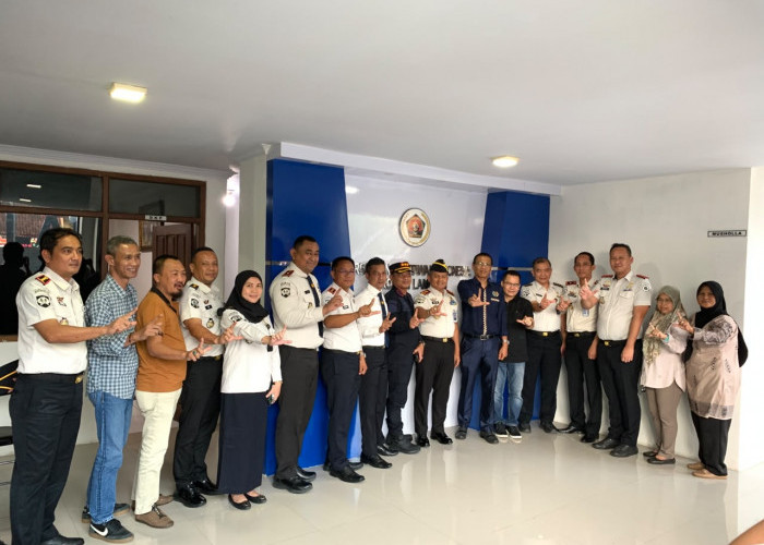 Belajar Hadapi Wartawan, Kakanwil Pemasyarakatan Boyong Kalapas-Karutan ke PWI Lampung