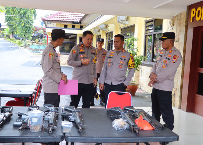 Pastikan Penyimpanan Sesuai SOP, Kapolres Tanggamus Cek Senpi Personel