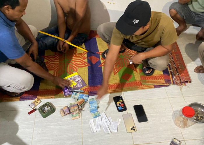 Bukannya Tarawih, Enam Warga di Pringsewu Ini Justru Judi Togel 