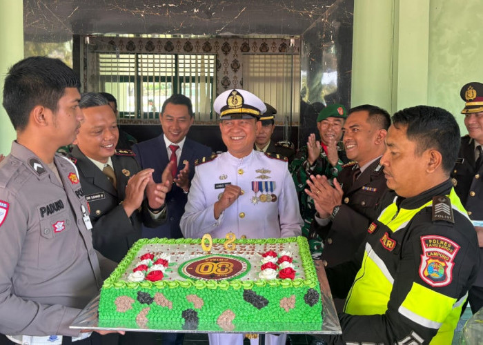 HUT Ke 80 TNI, Dandim 0424 Dapat Kue Ulang Tahun dari Forkompinda 