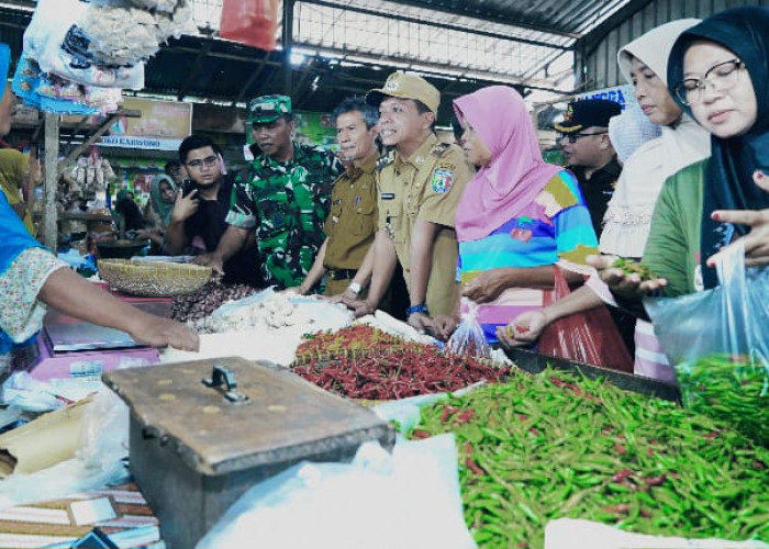 Jelang Lebaran, Bupati Pringsewu Pantau Ketersediaan Bahan Pokok di Pasar Gadingrejo