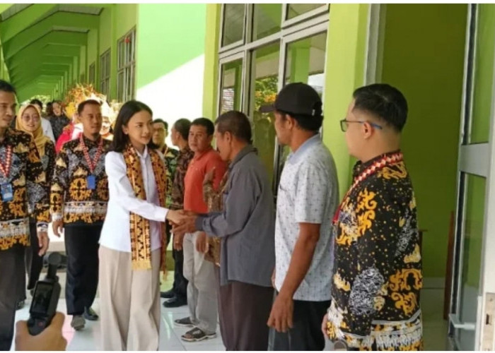 Anggota DPR RI Ruby Hadiri Peresmian Laboratorium IPA dan Perpustakaan di SMP Satu Atap Pugung 