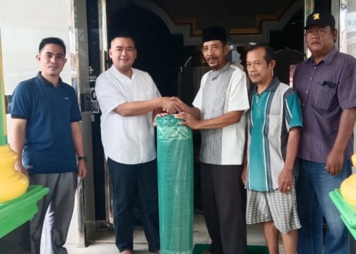 Safari Ramadan di Dapil V, Wakil Ketua I DPRD Tanggamus M. Rangga Putra Hakim Berikan Sejumlah Bantuan