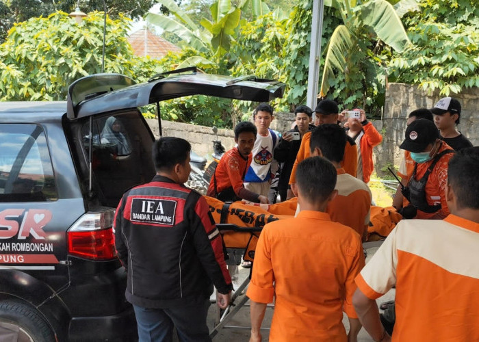 Jenazah Bunga Rosana Juara II MTQ Provinsi Lampung Tiba di Rumah Duka