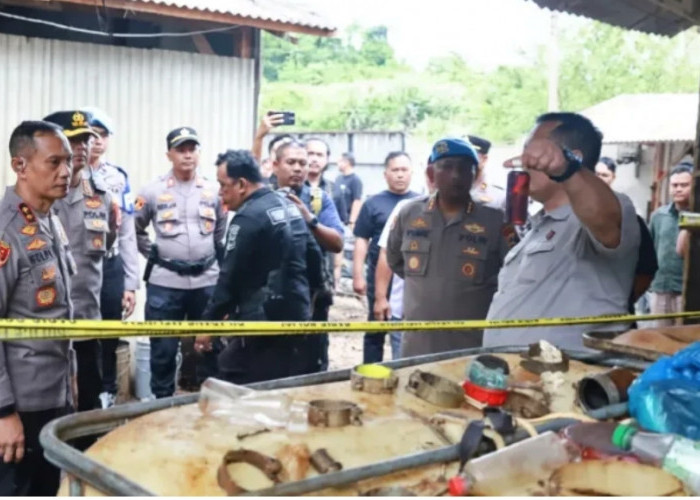 Polisi Bongkar Penimbunan BBM Ilegal di Pesawaran, 203 Ton Solar Diamankan