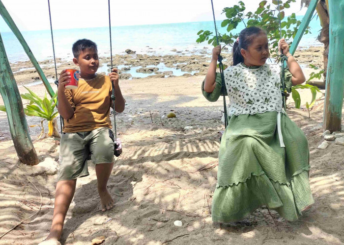 Pesona Wisata Pesesekh Khikit Tanggamus. Keindahan Pantai Di Ujung Aspal