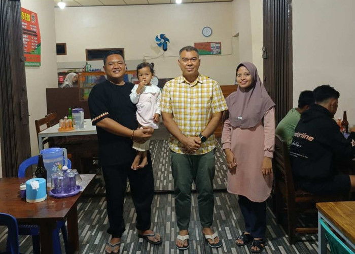 Anggota DPR RI Rycko Menoza Dukung UMKM, Apresiasi Rumah Makan Pecel Lele Mas Edi Gisting