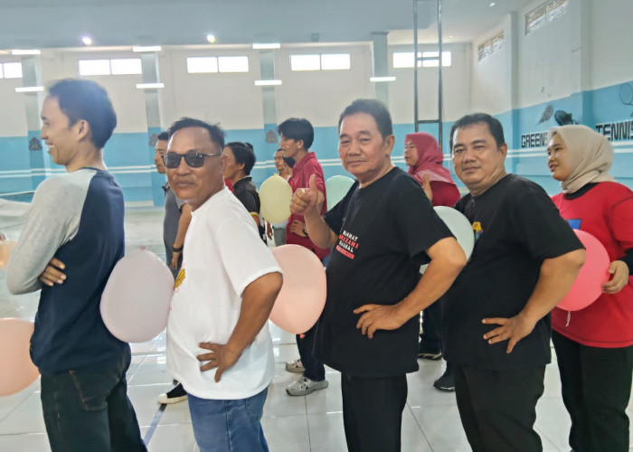 Aksi Kocak Warnai Perlombaan HUT 81 RI, Wartawan IJP Lampung Adu Kekompakan
