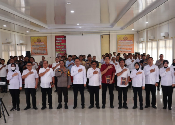 Bidkum Polda Lampung Sosialisasi Hukum di Mapolres Tanggamus