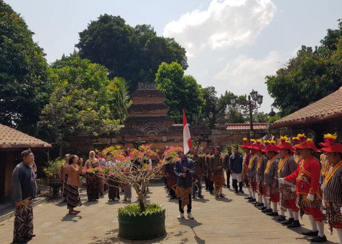 Beri Dukungan Ganjar Mahfud, Angkatan Muda Senopati Menggelar Doa Kebangsaan di Makam Raja Kotagede Yogyakarta