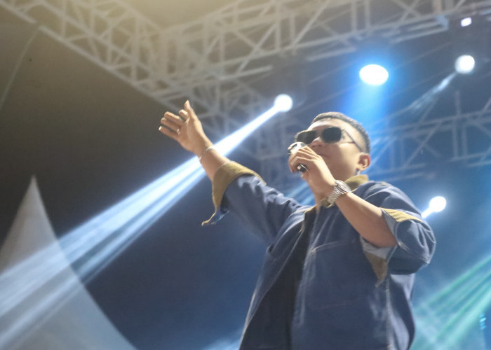 Denny Caknan Sukses Pukau Ribuan Penonton di Lampung Timur 