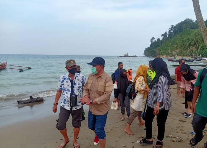 Bila ke Tanggamus, Lampung  Jangan Lupa Kunjungi Wisata Religi Makam Syekh Balaseribu