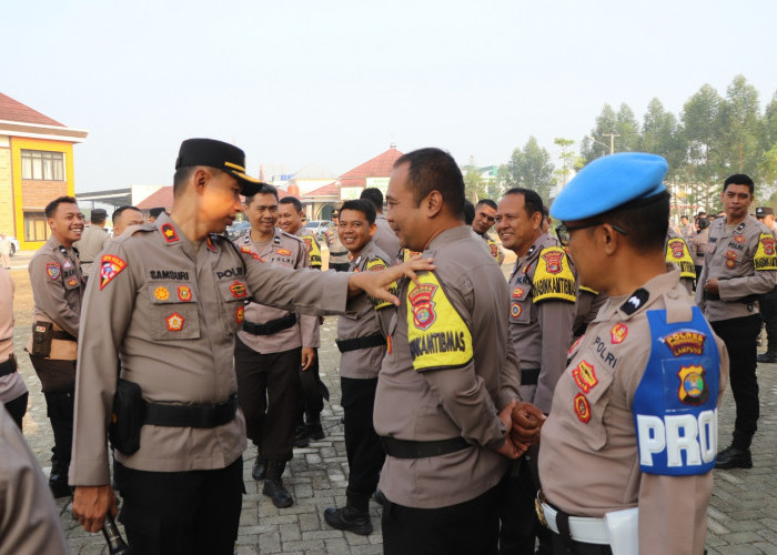 Wakapolres Pringsewu Mendadak Periksa Ponsel Anggota, Cegah Narkoba HIngga Judol
