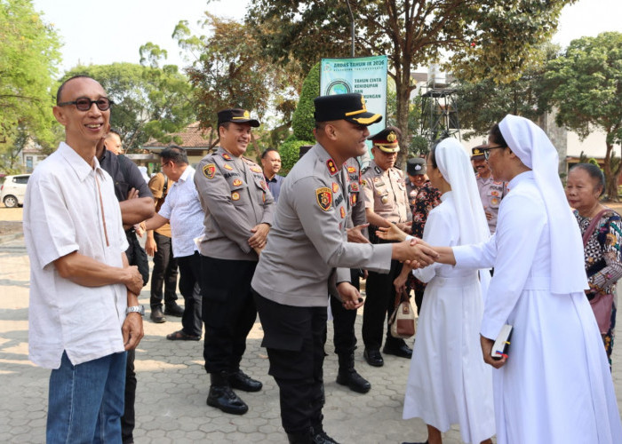 Kapolres Pringsewu Sambangi Gereja Santo Yusup, Serukan Toleransi dan Waspada Kejahatan