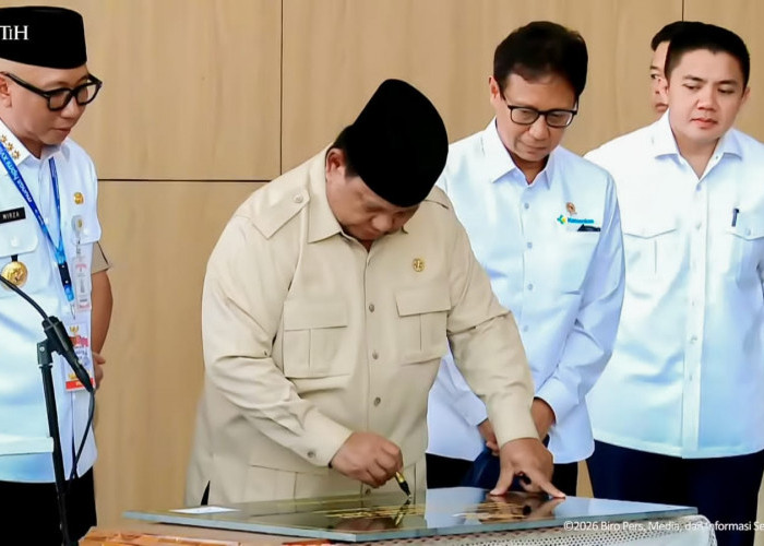 Presiden Prabowo Resmikan RSUD M Tohir di Pesisir Barat