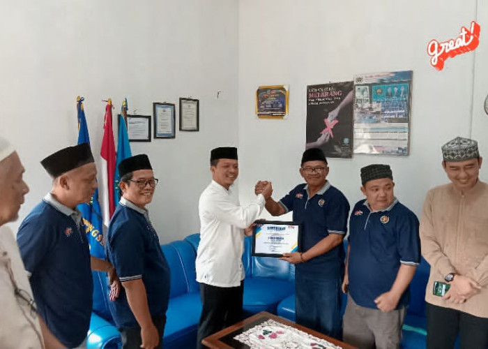 Bupati Pringsewu Hadiri Buka Bersama Wartawan di Sekretariat PWI