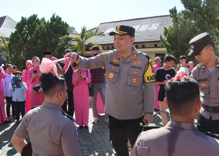 31 Personel Polres Tanggamus Naik Pangkat